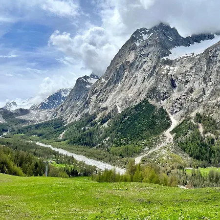 Chez Louis - Alpine Charm With Mont Blanc View & Access * Courmayeur