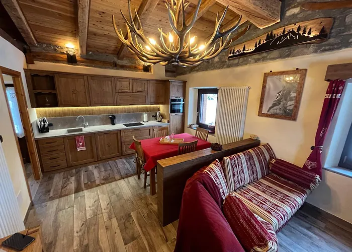Chez Louis - Alpine Charm With Mont Blanc View & Access Chalet *