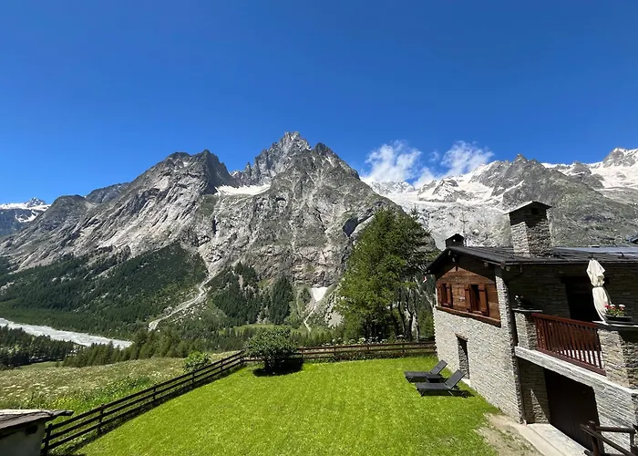 شاليه Chez Louis - Alpine Charm With Mont Blanc View & Access
